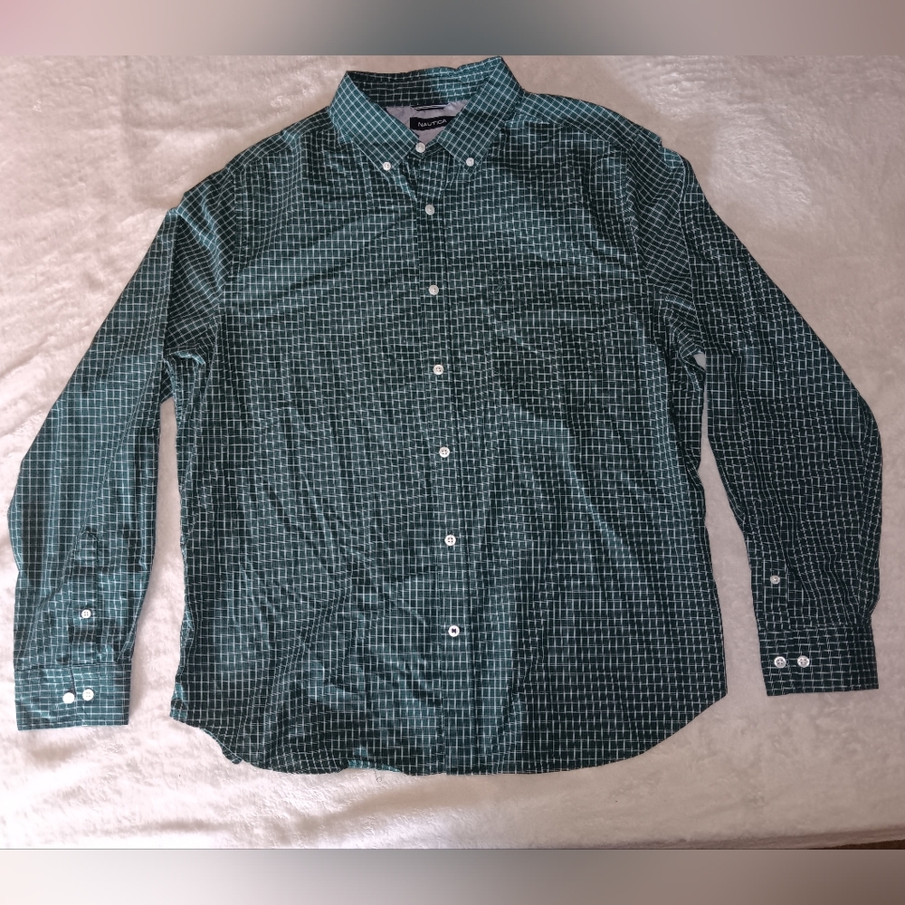 Nautica 100% Cotton Mens XL Dress Shirt. Green/White. Button up.